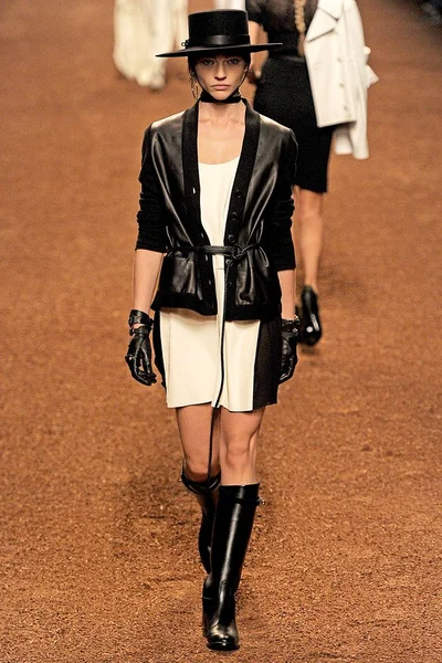 Look 5